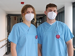 Carina Meinert und Charly Hoffmann haben ganz unterschiedliche Lebensträume, die sie an der Unimedizin Rostock Wirklichkeit werden lassen. 