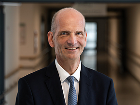 Porträtbild Prof. Dr. Bernd Krause