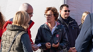 Im Gespräch: Staatssekretärin Sylvia Grimm, DRK-Präsident Werner Kuhn, UMR-Vorstandsvorsitzende Dr. Christiane Stehle.