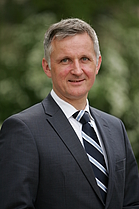Prof. Dr. med. Christian Schmidt MPH Ärztlicher Vorstand und Vorstandsvorsitzender