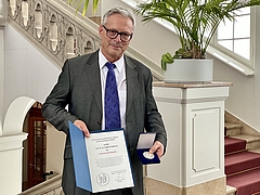 Mikrobiologe und Infektionsepidemologe Prof. Dr. Dr. Andreas Podbielski wurde mit der Ferdinand-Cohn-Medaille geehrt. Foto: Kerstin Aldenhoff, Deutsche Gesellschaft für Hygiene und Mikrobiologie